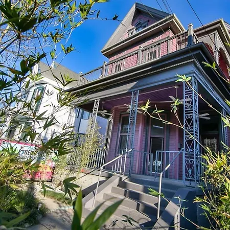 Claiborne Historic Victorian Mansion 5Bed-3Ba Apartment